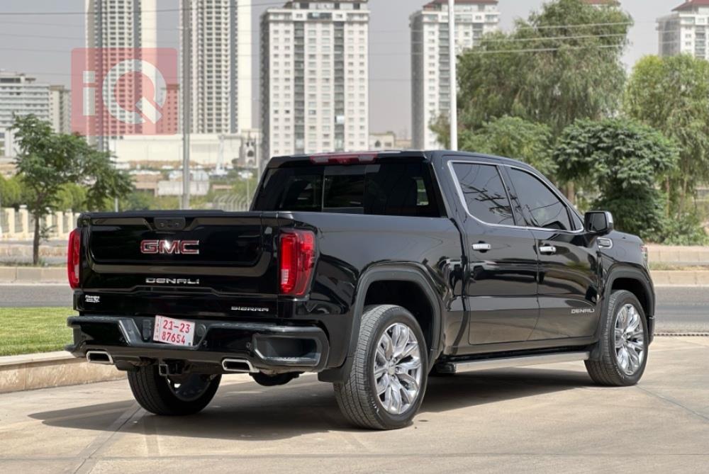 GMC Sierra